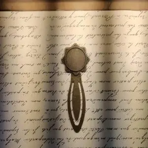 ROUND BOOKMARK