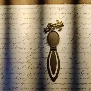 FLOWER OVAL BOOKMARK
