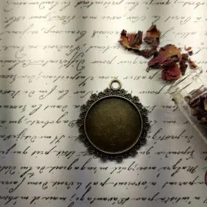 Vintage Pendant 18