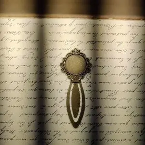 ROUND BOOKMARK 2