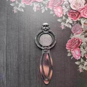 SKULL BOOKMARK