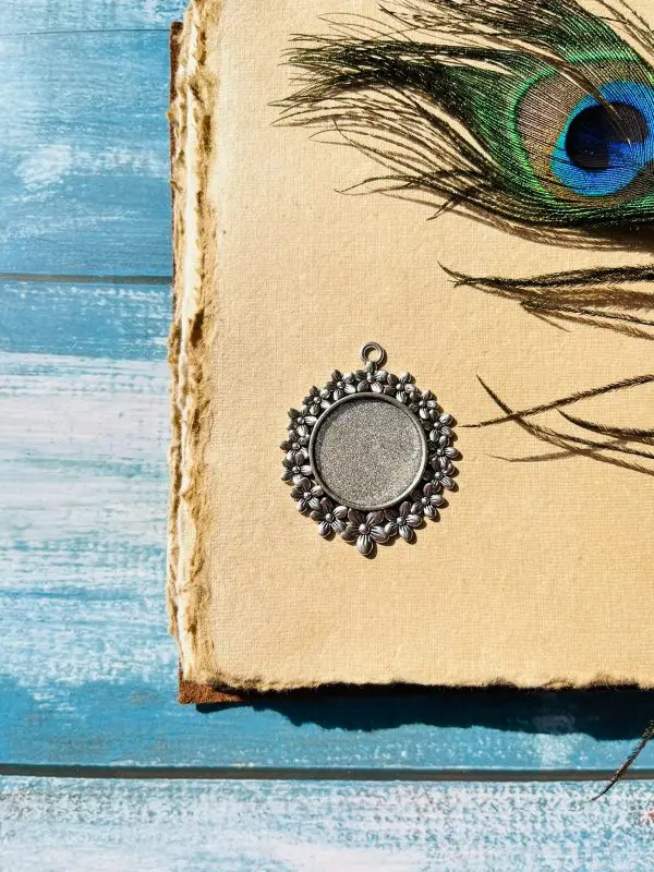 Vintage Pendant 32 (Silver)