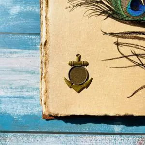 Vintage Pendant 64