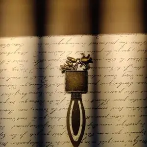 FLOWER SQUARE BOOKMARK