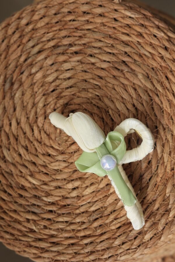 Tulip Big Hair clip White